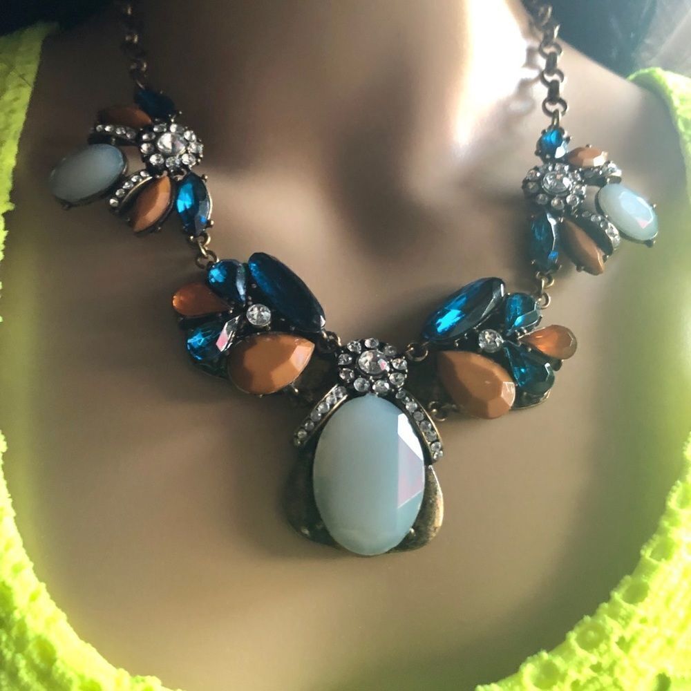 𝅺VINTAGE multicolored rhinestone necklace